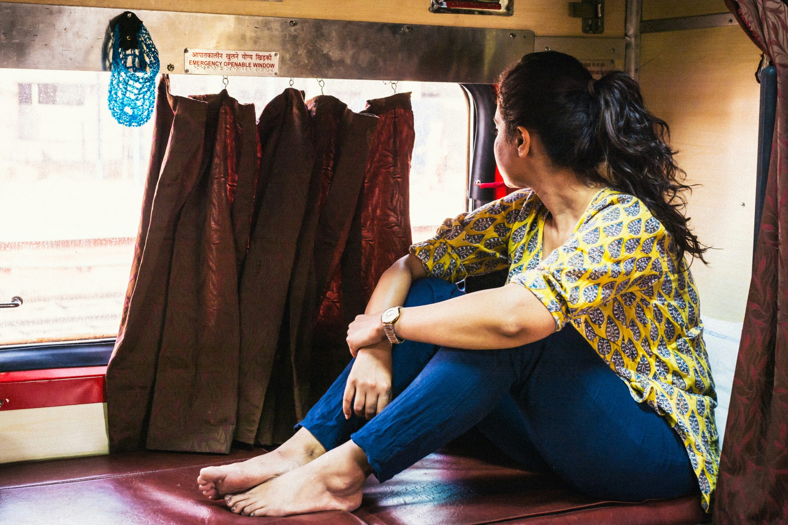 எவரும் தனியில்லை