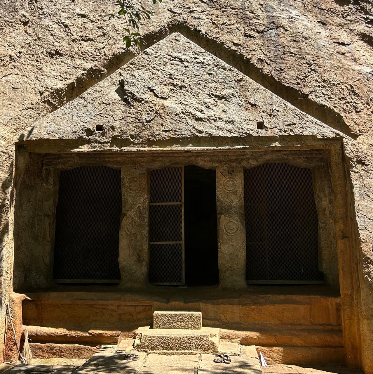 திருப்பரங்குன்றம் சமணர் கோவில்